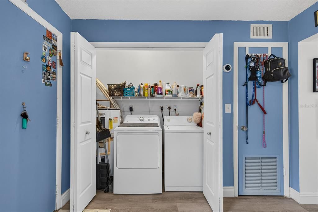 For Sale: $219,000 (2 beds, 1 baths, 1150 Square Feet)