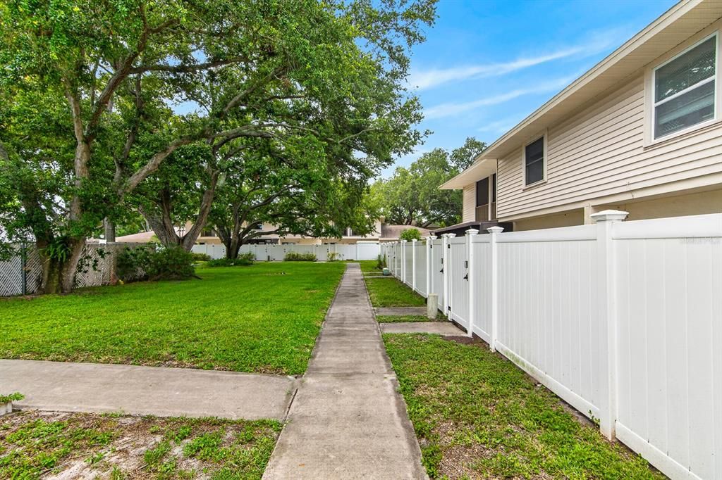 For Sale: $219,000 (2 beds, 1 baths, 1150 Square Feet)