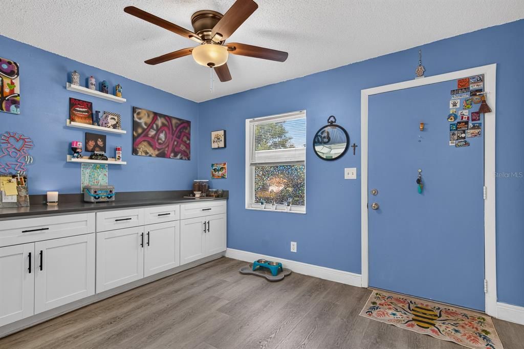 For Sale: $219,000 (2 beds, 1 baths, 1150 Square Feet)