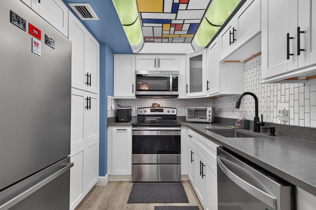 For Sale: $219,000 (2 beds, 1 baths, 1150 Square Feet)