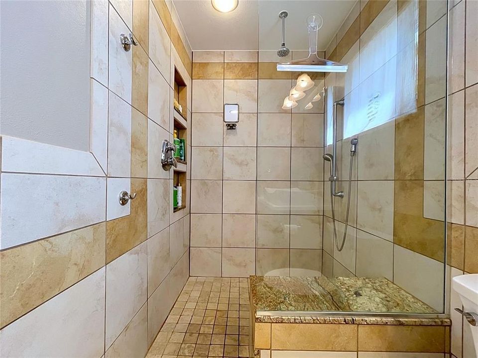 На продажу: $420,000 (3 спален, 2 ванн, 1624 Квадратных фут)