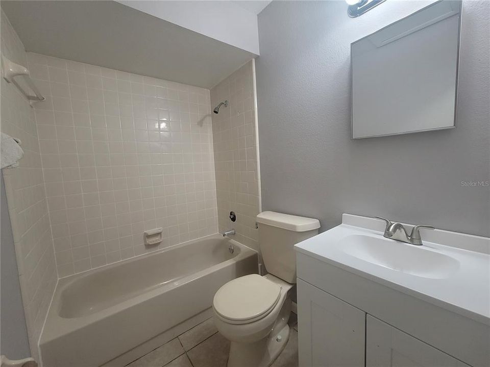 В аренду: $1,700 (2 спален, 2 ванн, 905 Квадратных фут)