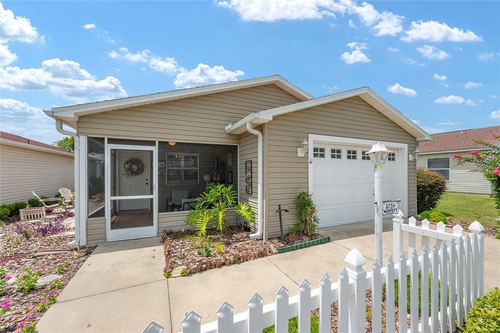 待售: $229,900 (2 贝兹, 2 浴室, 1121 平方英尺)
