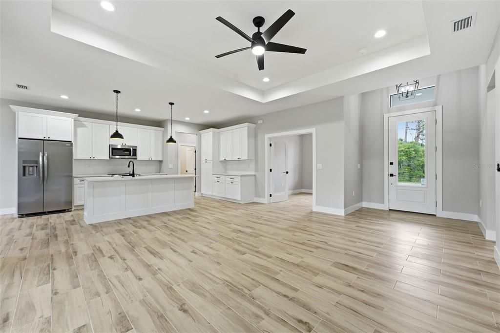 For Sale: $369,900 (3 beds, 2 baths, 1660 Square Feet)