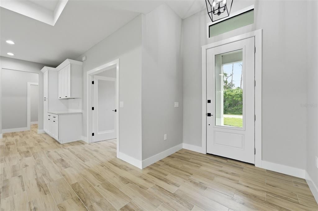 For Sale: $369,900 (3 beds, 2 baths, 1660 Square Feet)