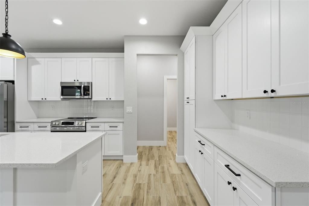 For Sale: $369,900 (3 beds, 2 baths, 1660 Square Feet)