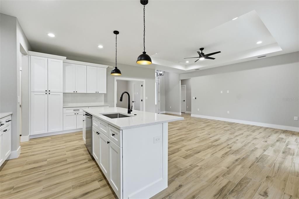 For Sale: $369,900 (3 beds, 2 baths, 1660 Square Feet)