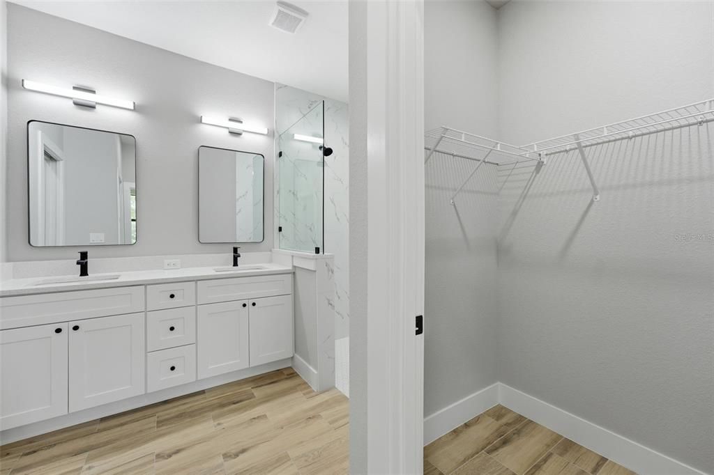For Sale: $369,900 (3 beds, 2 baths, 1660 Square Feet)