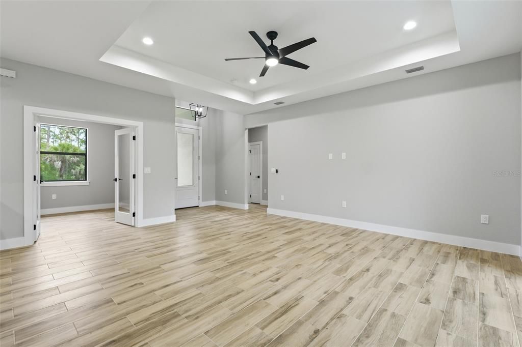 For Sale: $369,900 (3 beds, 2 baths, 1660 Square Feet)