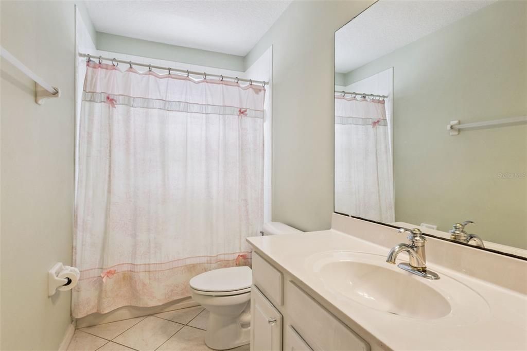 Под контрактом: $759,000 (3 спален, 2 ванн, 1932 Квадратных фут)