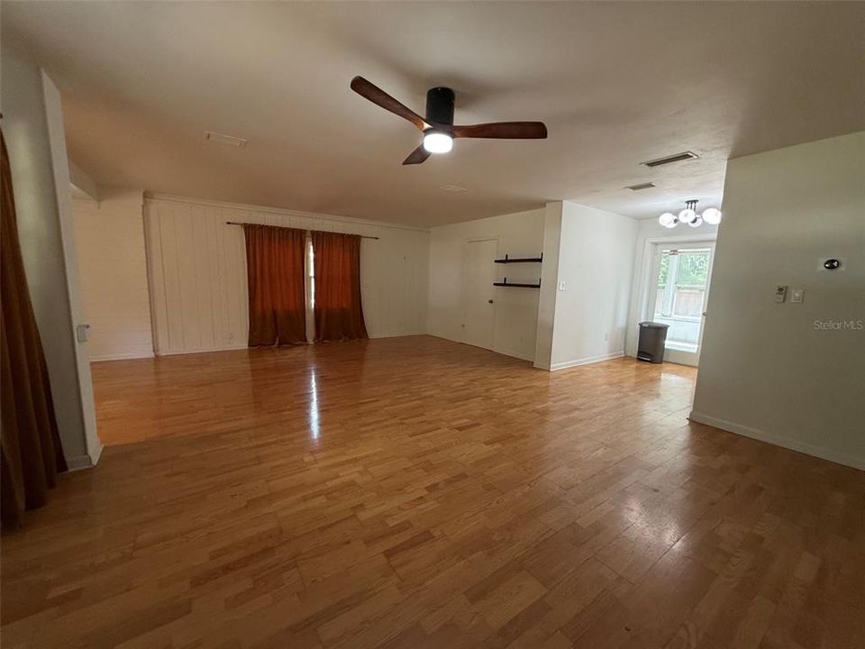 En Venta: $340,000 (3 camas, 2 baños, 1618 Pies cuadrados)