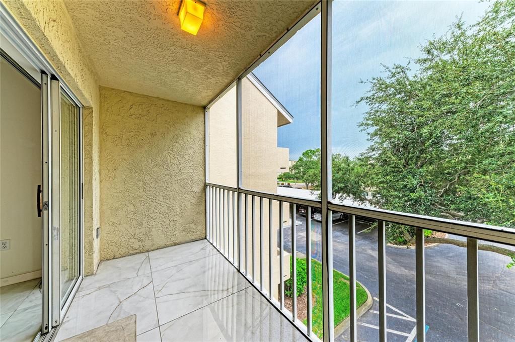 For Sale: $225,000 (2 beds, 2 baths, 1212 Square Feet)