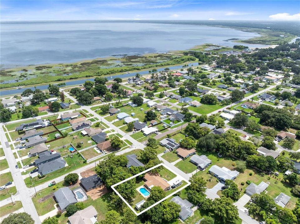 For Sale: $399,999 (3 beds, 2 baths, 1759 Square Feet)