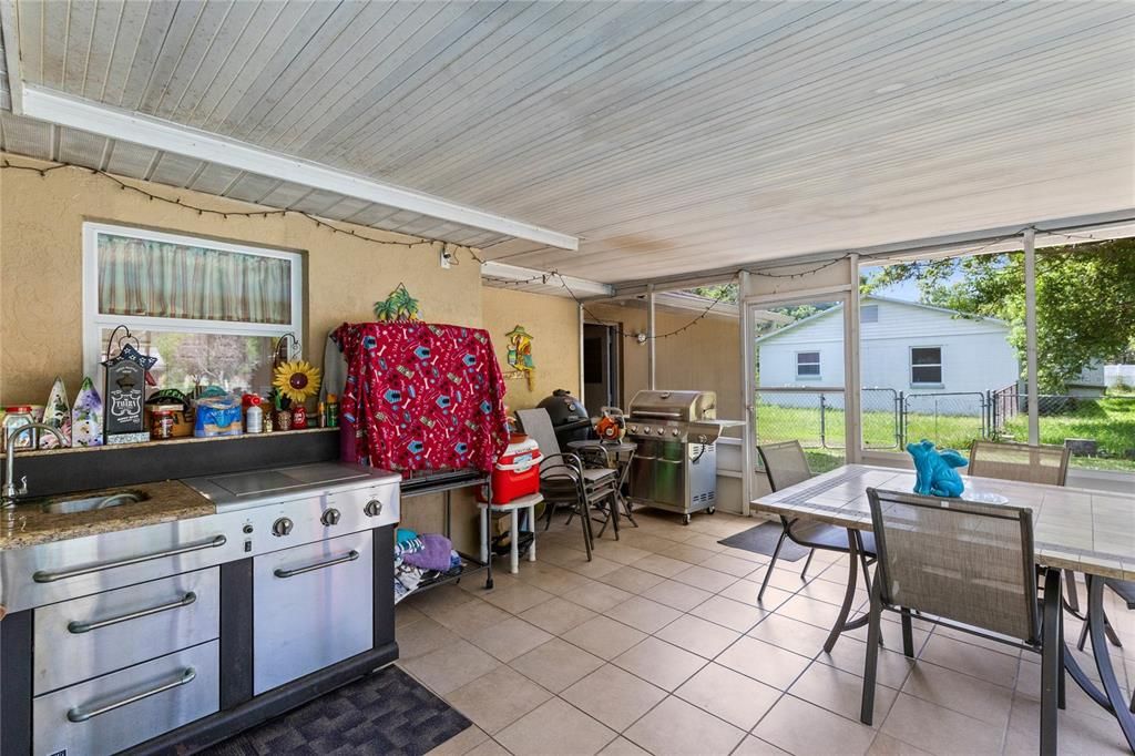 For Sale: $399,999 (3 beds, 2 baths, 1759 Square Feet)