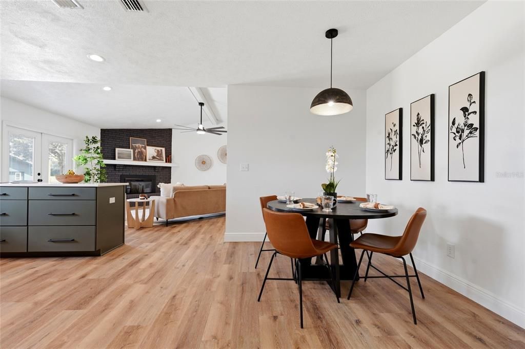 En Venta: $799,900 (6 camas, 4 baños, 4720 Pies cuadrados)