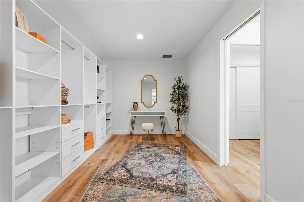 En Venta: $799,900 (6 camas, 4 baños, 4720 Pies cuadrados)