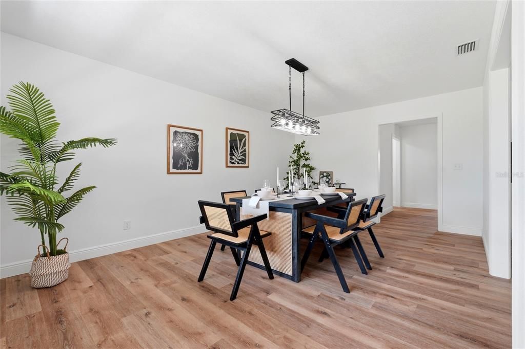 En Venta: $799,900 (6 camas, 4 baños, 4720 Pies cuadrados)