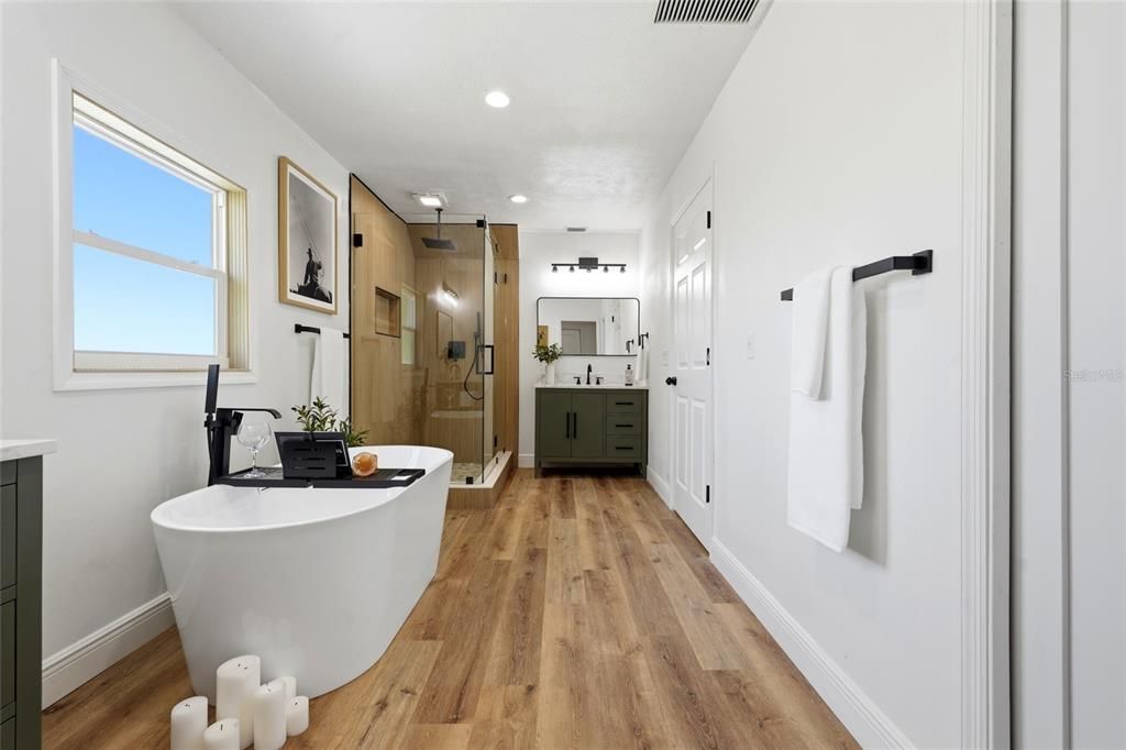 En Venta: $799,900 (6 camas, 4 baños, 4720 Pies cuadrados)