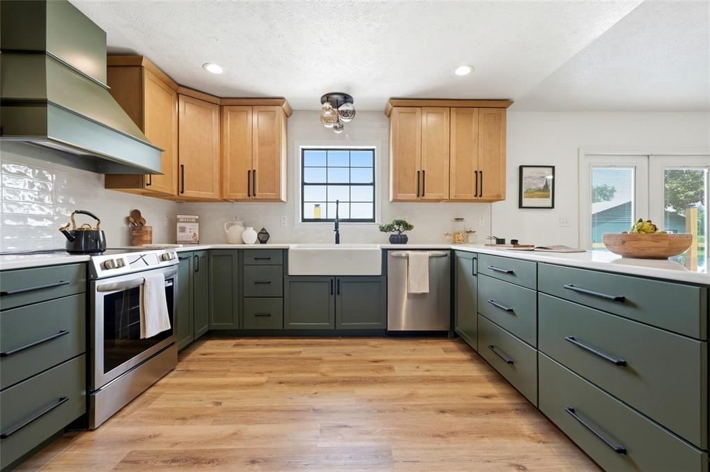 En Venta: $799,900 (6 camas, 4 baños, 4720 Pies cuadrados)