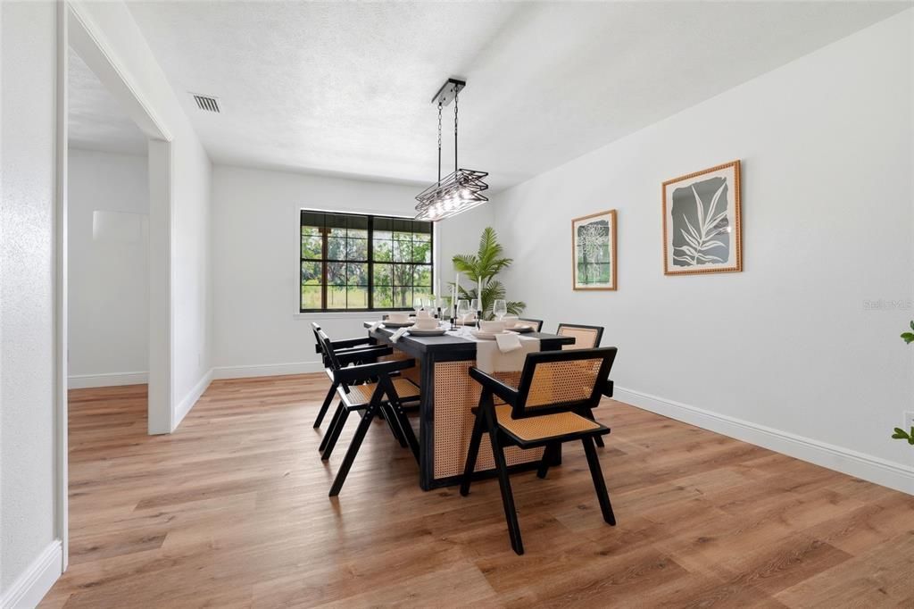 En Venta: $799,900 (6 camas, 4 baños, 4720 Pies cuadrados)
