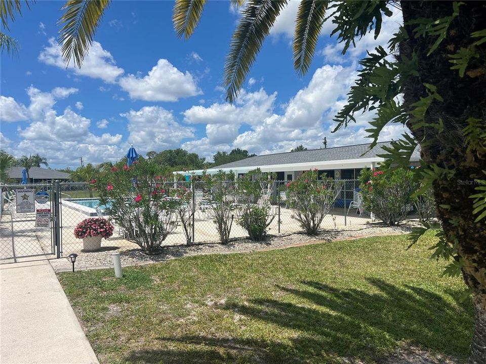 For Sale: $141,000 (2 beds, 2 baths, 868 Square Feet)