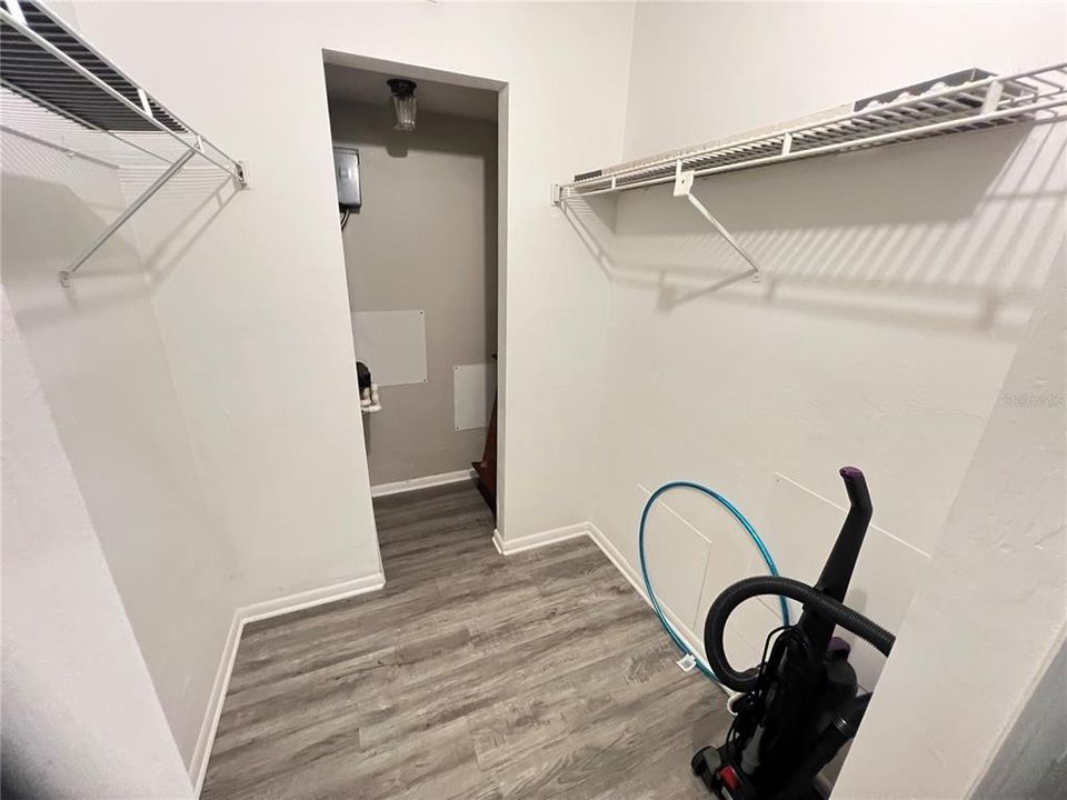 For Sale: $141,000 (2 beds, 2 baths, 868 Square Feet)