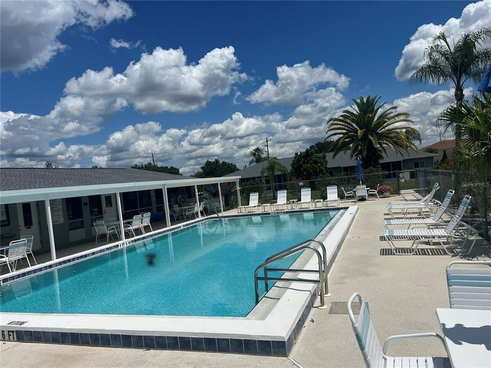 For Sale: $141,000 (2 beds, 2 baths, 868 Square Feet)