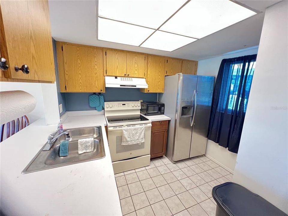 For Sale: $141,000 (2 beds, 2 baths, 868 Square Feet)