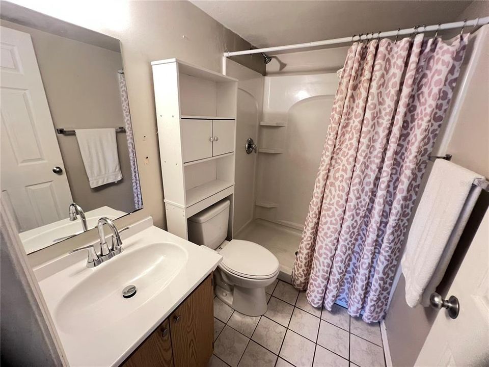 For Sale: $141,000 (2 beds, 2 baths, 868 Square Feet)