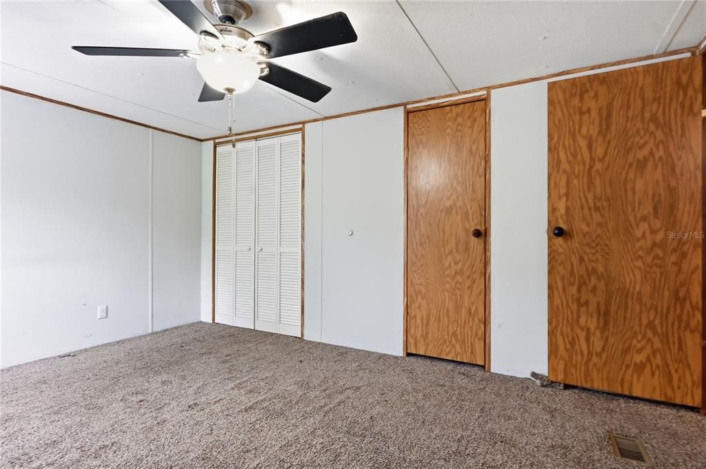 For Sale: $87,000 (2 beds, 2 baths, 924 Square Feet)