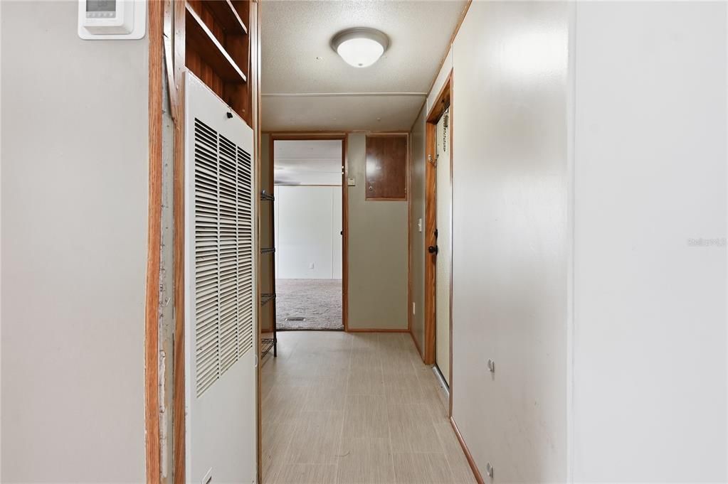For Sale: $87,000 (2 beds, 2 baths, 924 Square Feet)
