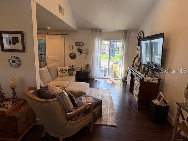 В аренду: $3,200 (2 спален, 2 ванн, 1774 Квадратных фут)