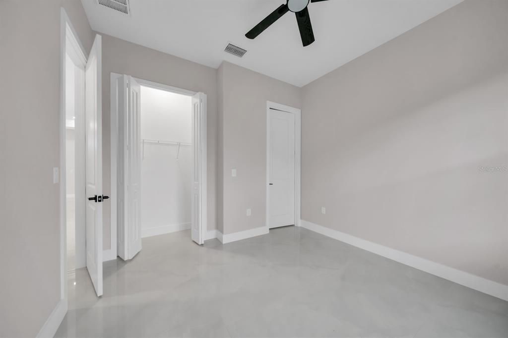For Sale: $384,900 (4 beds, 2 baths, 1735 Square Feet)