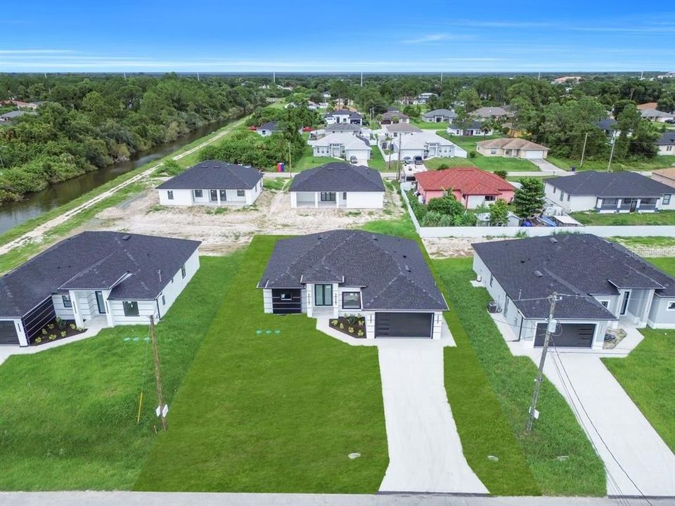 For Sale: $384,900 (4 beds, 2 baths, 1735 Square Feet)