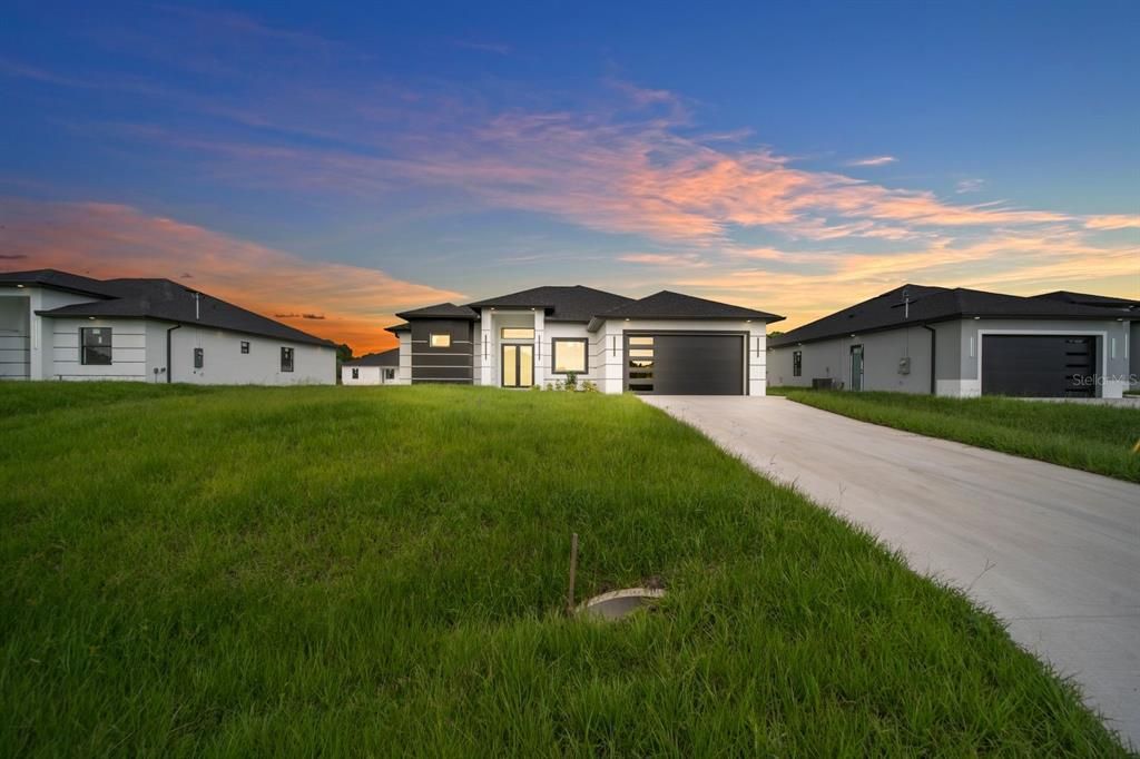 For Sale: $384,900 (4 beds, 2 baths, 1735 Square Feet)