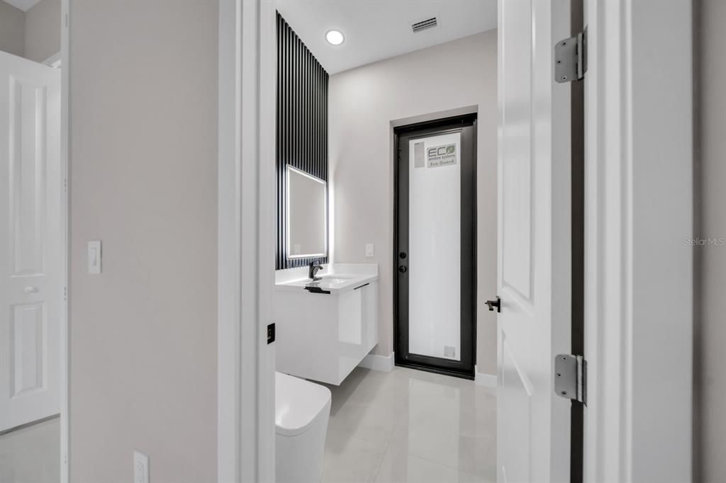 For Sale: $384,900 (4 beds, 2 baths, 1735 Square Feet)