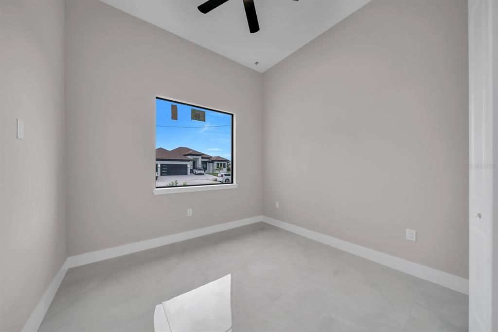 For Sale: $384,900 (4 beds, 2 baths, 1735 Square Feet)
