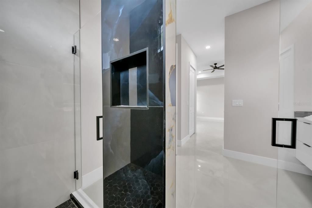 For Sale: $384,900 (4 beds, 2 baths, 1735 Square Feet)