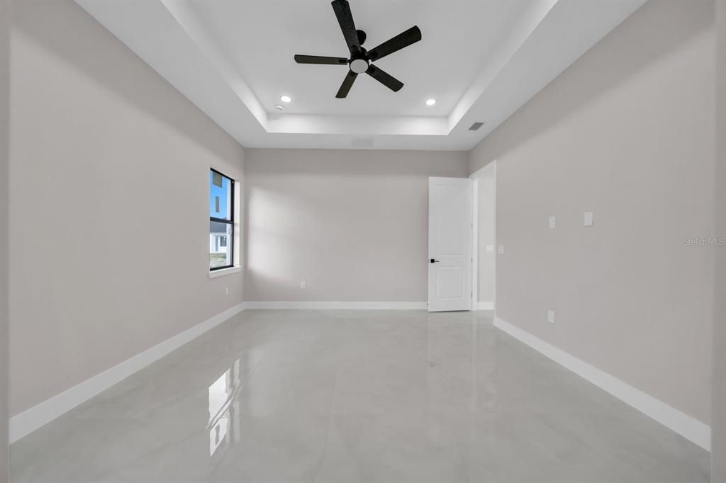 For Sale: $384,900 (4 beds, 2 baths, 1735 Square Feet)