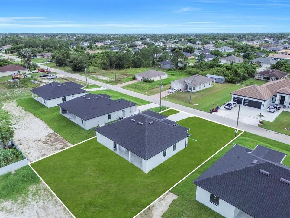 For Sale: $384,900 (4 beds, 2 baths, 1735 Square Feet)