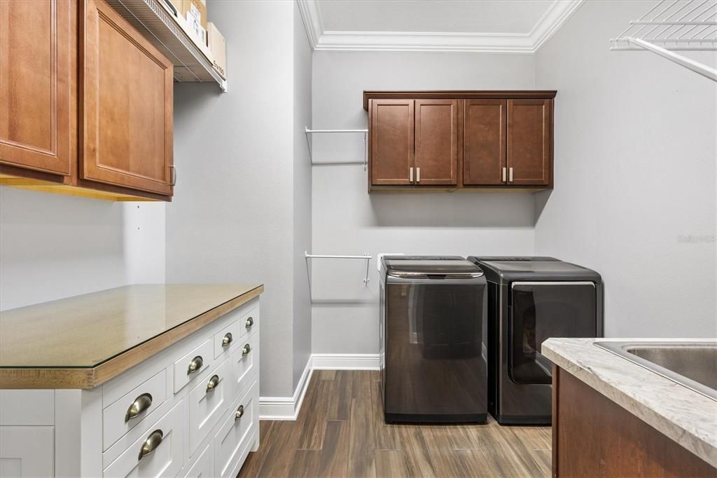 En Venta: $845,000 (3 camas, 2 baños, 2829 Pies cuadrados)