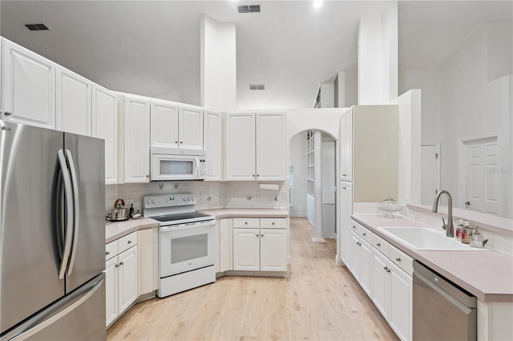 For Sale: $541,500 (4 beds, 2 baths, 2231 Square Feet)
