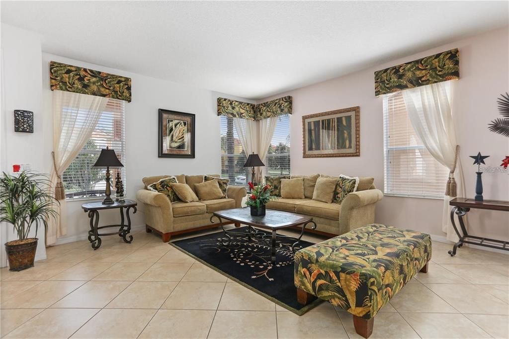 For Rent: $3,500 (6 beds, 5 baths, 3512 Square Feet)