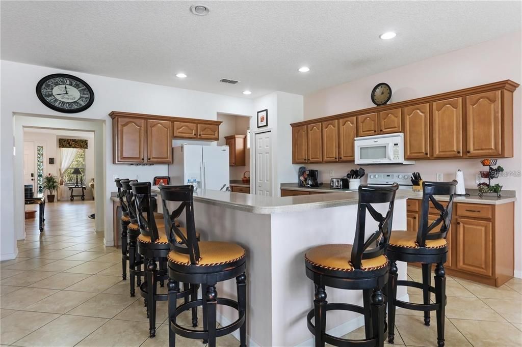 For Rent: $3,500 (6 beds, 5 baths, 3512 Square Feet)