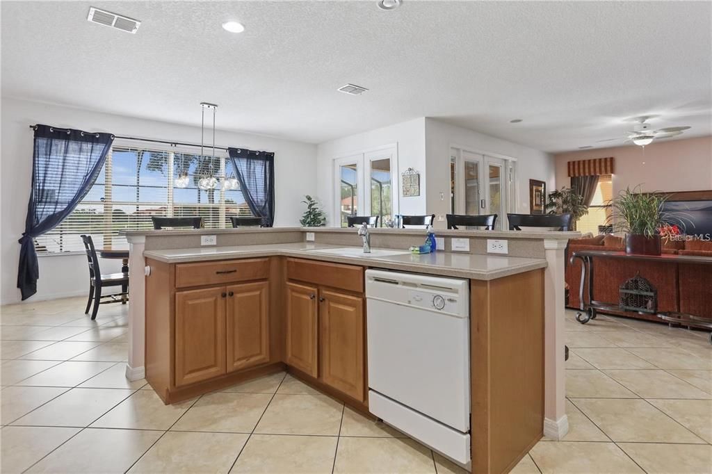 For Rent: $3,500 (6 beds, 5 baths, 3512 Square Feet)