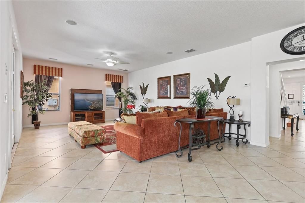 For Rent: $3,500 (6 beds, 5 baths, 3512 Square Feet)