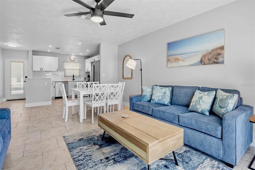 For Sale: $679,000 (2 beds, 2 baths, 921 Square Feet)
