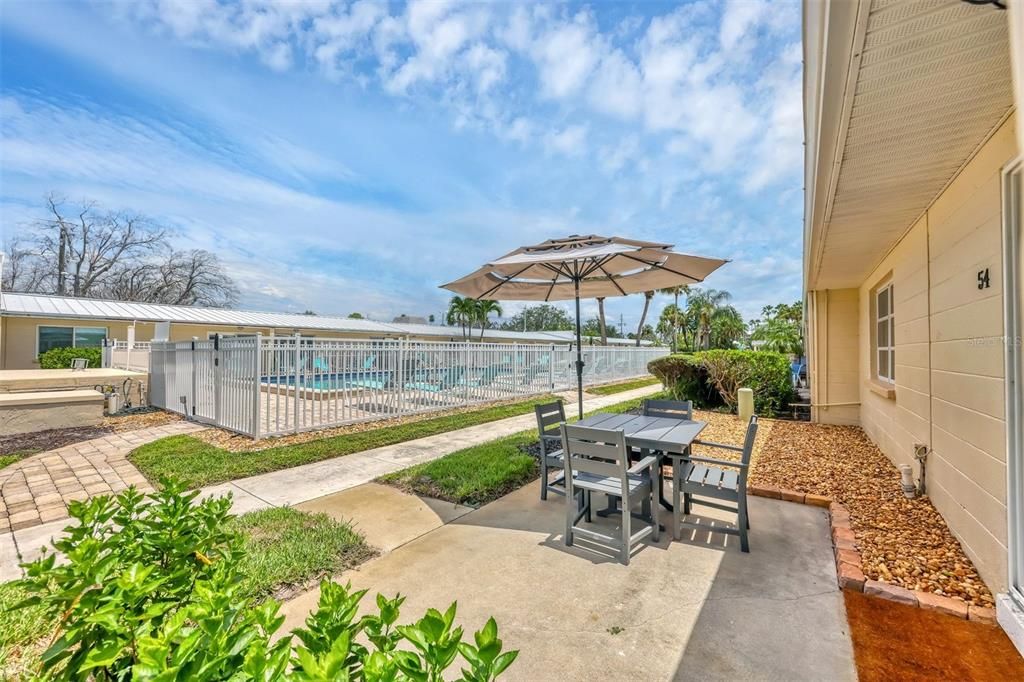 For Sale: $679,000 (2 beds, 2 baths, 921 Square Feet)