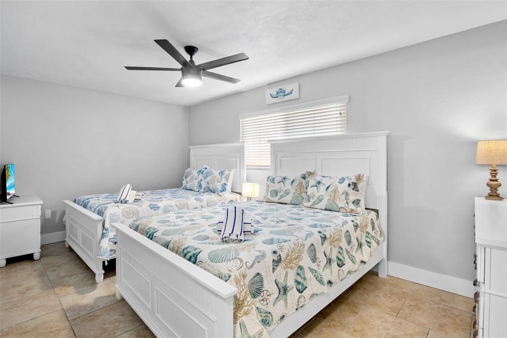 For Sale: $679,000 (2 beds, 2 baths, 921 Square Feet)