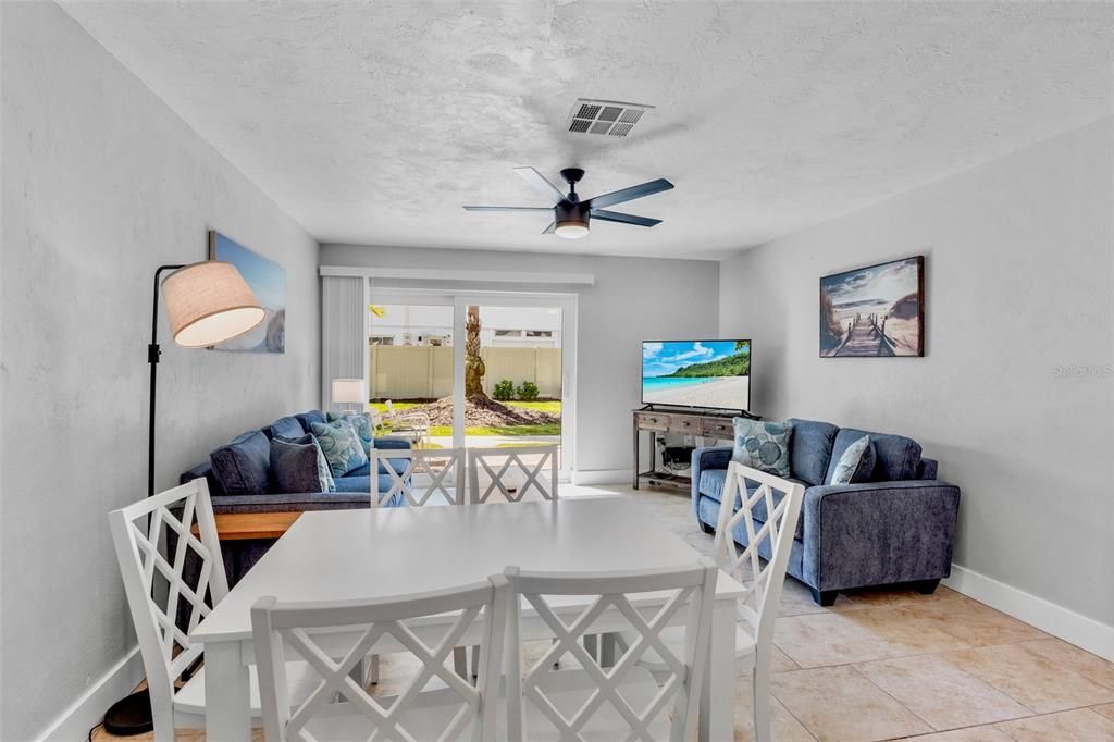 For Sale: $679,000 (2 beds, 2 baths, 921 Square Feet)